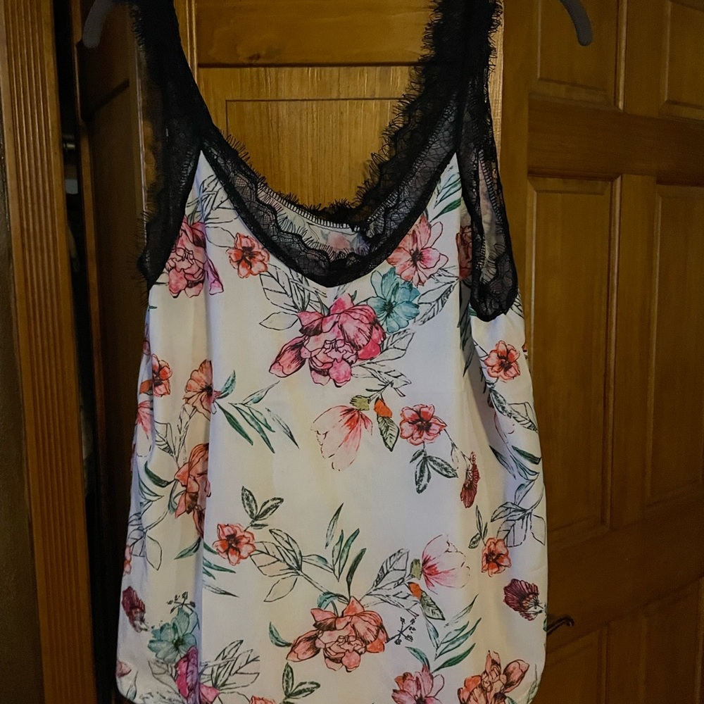 YOINS Floral Lace Trim Tank Top - Black and Pink